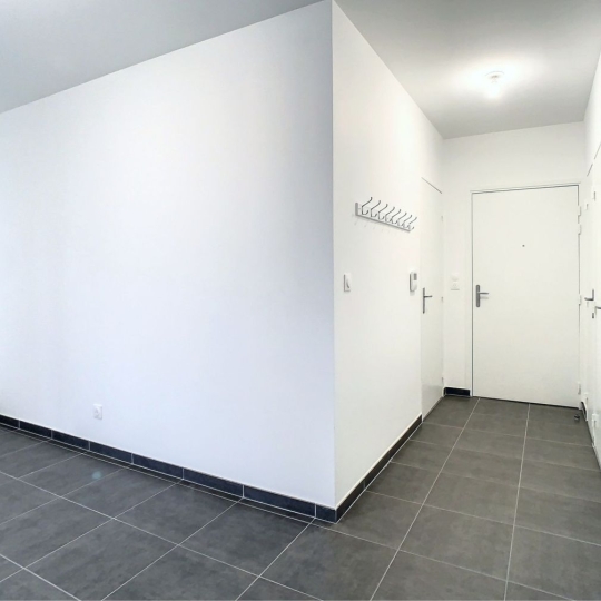  Annonces CRAPONNE : Appartement | FEYZIN (69320) | 49 m2 | 820 € 