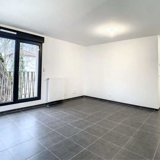  Annonces CRAPONNE : Appartement | FEYZIN (69320) | 49 m2 | 820 € 