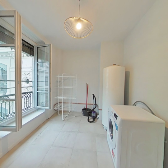  Annonces CRAPONNE : Appartement | LYON (69001) | 133 m2 | 2 600 € 