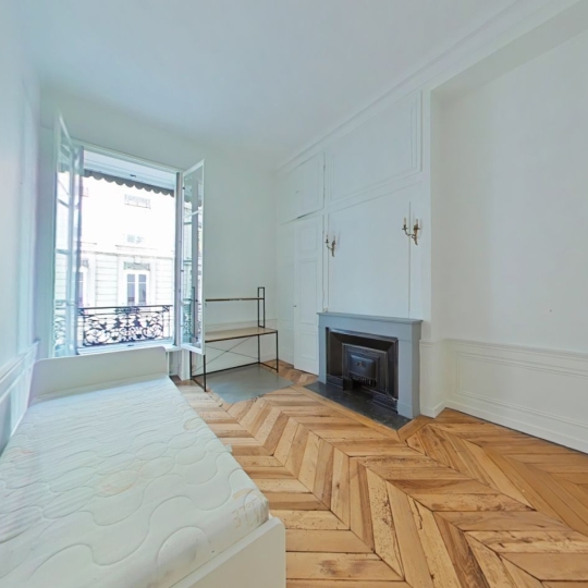  Annonces CRAPONNE : Apartment | LYON (69002) | 120 m2 | 1 800 € 