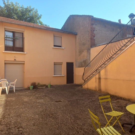  Annonces CRAPONNE : Building | LA TOUR-DE-SALVAGNY (69890) | 162 m2 | 621 000 € 