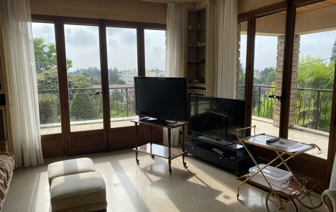 Annonces CRAPONNE : Maison / Villa | CHAMPAGNE-AU-MONT-D'OR (69410) | 285 m2 | 900 000 € 