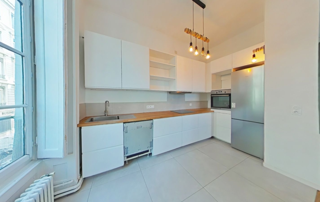 Annonces CRAPONNE : Apartment | LYON (69002) | 120 m2 | 1 800 € 