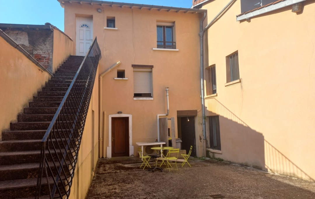 Annonces CRAPONNE : Immeuble | LA TOUR-DE-SALVAGNY (69890) | 162 m2 | 621 000 € 