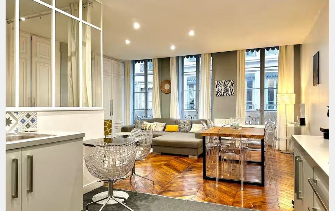 Annonces CRAPONNE : Apartment | LYON (69002) | 55 m2 | 1 950 € 