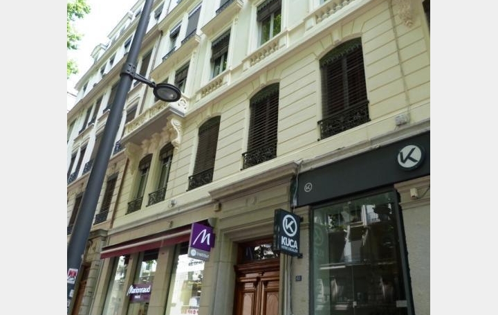 Appartement P3   LYON  71 m2 1 324 € 